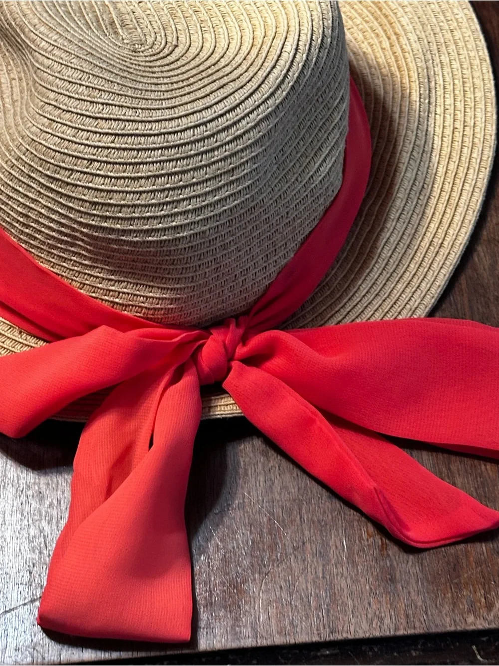 Haute Hippie 👒 straw hat UPF50 with reddish chiffon Scarf